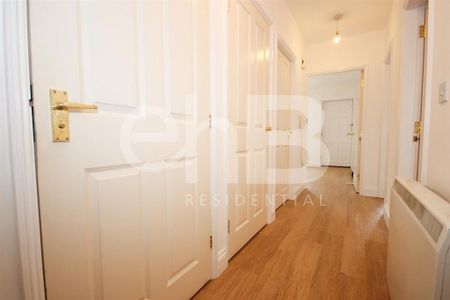 2 bedroom flat to rent - Photo 3