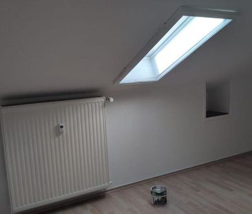 unsere moderne, schöne 3-Zi-Single-DG-Wohnung mit großem Balkon - Photo 2