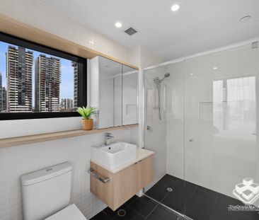Fully Furnished 2 bedroom in prime location with city & river views - Photo 2