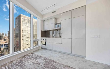 For Lease - 197 YONGE Street, Toronto, Ontario - Photo 4