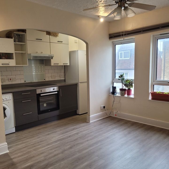 1 Bed Flat, Southampton Street, RG1 - Photo 1