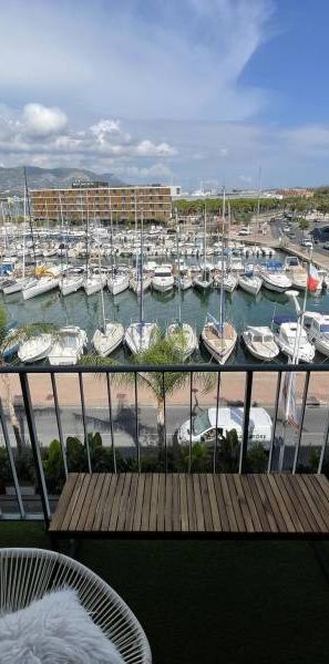 Location Appartement Centre-Ville de la seyne sur mer - Photo 1