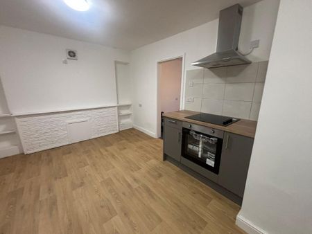 3 bedroom terraced house to rent - Photo 4