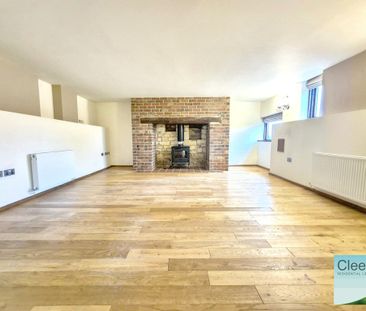 3 bed barn conversion to rent in Southam Lane, Southam, GL52 - Photo 2