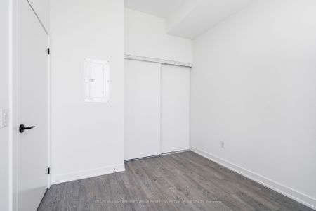 For Lease - 220 Missinnihe Way Unit# 511, Mississauga, Ontario - Photo 2