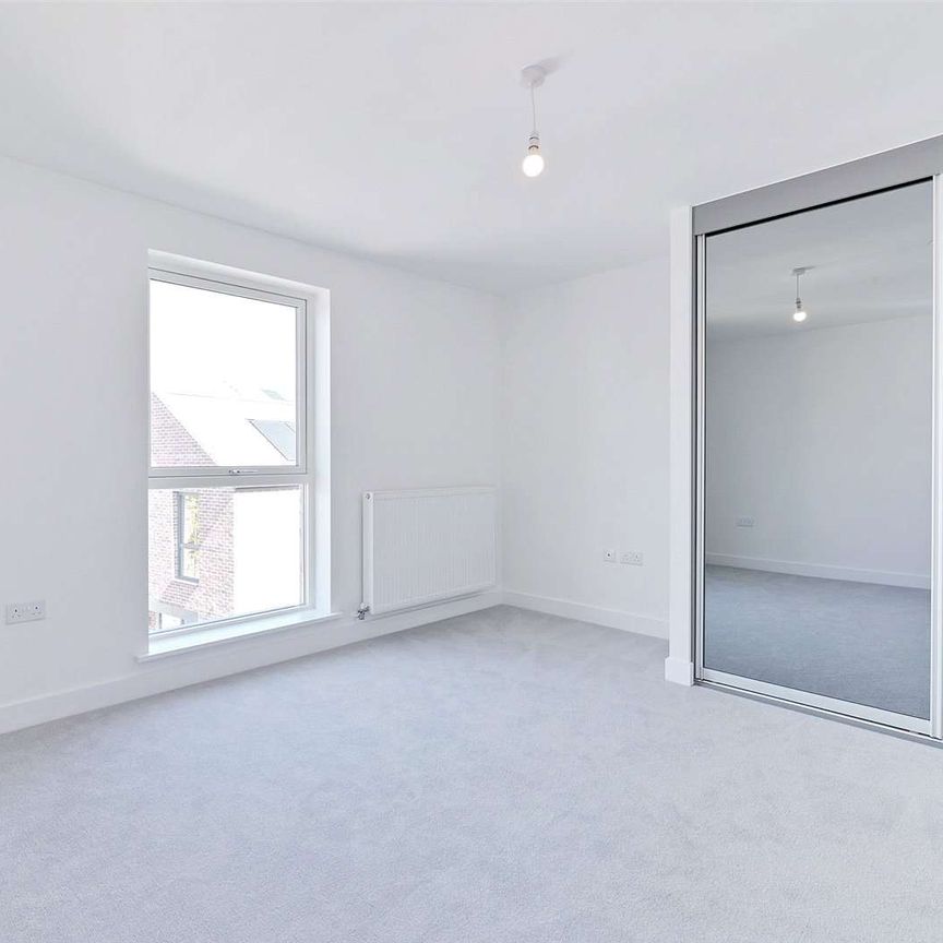A brand new three bedroom home - Photo 1