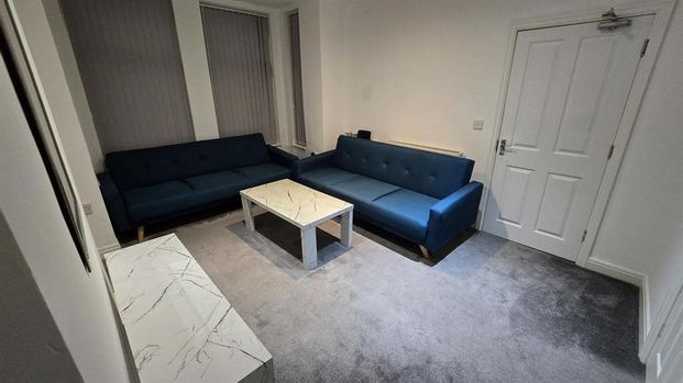 5 bedroom house to rent - Photo 1