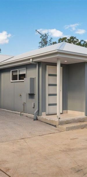 Modern 1 Bedroom Duplex in Perfect Location - Photo 1