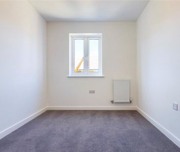 3 bedroom semi-detached house to rent - Photo 6