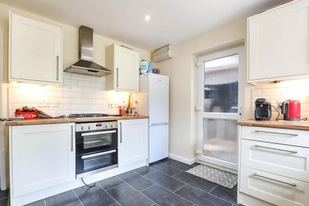 5 bedroom detached house to rent - Photo 5