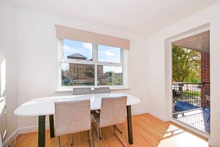 2 bedroom Flat To Let Total Size: 940 SQ FT - Photo 4