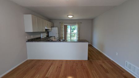 For Lease - 76 Srigley Street, Barrie, Ontario - Photo 5