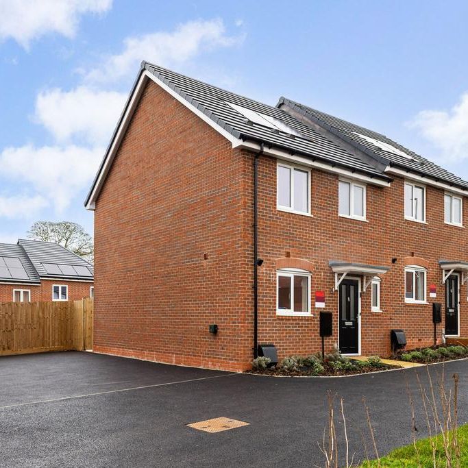 3 bedroom semi-detached house to rent - Photo 1