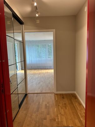 Rågsvedsvägen, Bandhagen - Photo 1