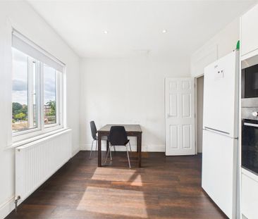 4 bedroom apartment to rent - Photo 3