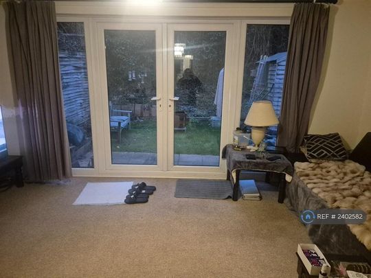 3 bedroom bungalow to rent - Photo 1