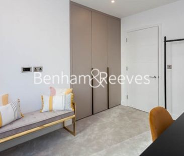 2 Bedroom flat to rent in Gorsuch Place, Nine Elms, E2 - Photo 1