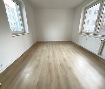 Renovierte Wohnung mit kleinem Balkon in zentraler Lage - Photo 3