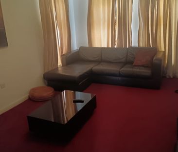 Room in a Shared House, Viola St, M11 - Photo 5