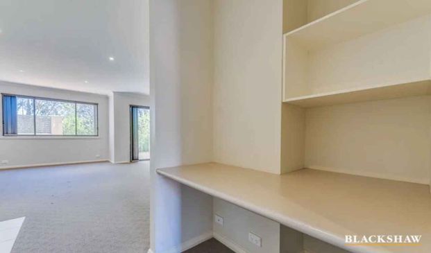 Two Bedroom Apartment In Prime Location - Photo 1