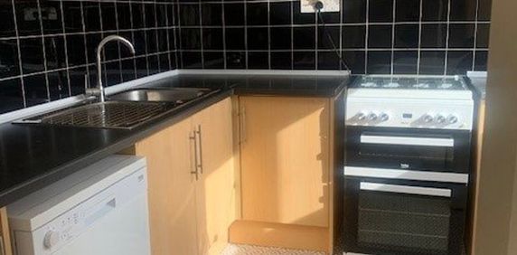 Flat in Longholme Road, Off Cumwhinton Road - Photo 2