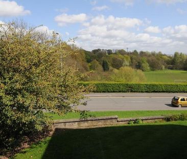 Station Road, Heaton Mersey - Photo 2