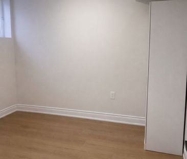 For Lease - 25 Delport Close, Brampton, Ontario - Photo 4