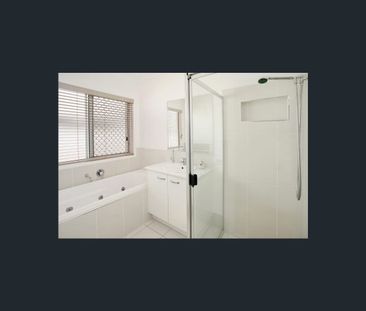 38 Bells Reach Dr, Caloundra West, Qld 4551 - Photo 2
