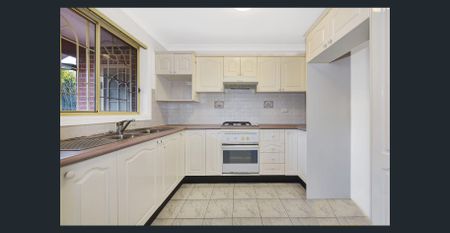 Modern 3-Bedroom Townhouse with Private Entrance & Superb Convenience - Photo 5