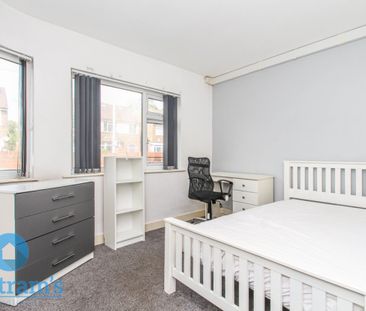 5 bed Semi-Detached House for Rent - Photo 3