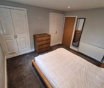 2 Bed Flat, Foxhill Court, LS16 - Photo 4