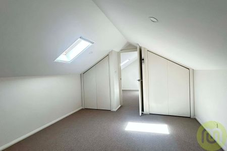 Spacious Loft-Style Apartment in the Heart of Gungahlin – No Lifts, No Waiting! - Photo 2
