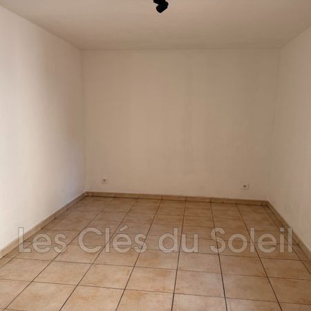 Location Appartement 2 pièces 45m² TOULON 83100 - Photo 4