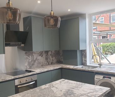 6 Bed - 2 School View, Hyde Park, Leeds - LS6 1EN - Student - Photo 5