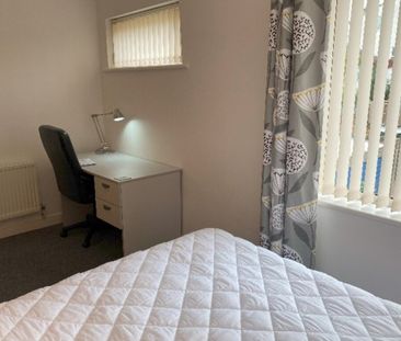 4 Bed Student Accommodation - Photo 3