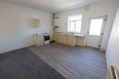 3 bedroom House To Let - Photo 5