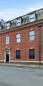 The Exchange, Fleet Street, Burton Upon Trent DE14 3UT - Photo 3