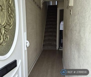 3 bedroom terraced house to rent - Photo 6