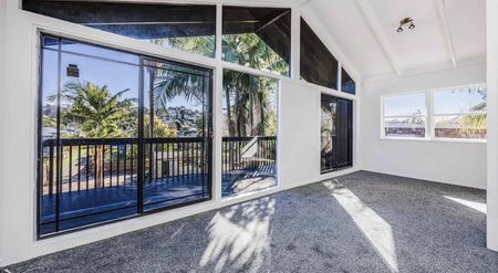 Spacious 2‑Bedroom Rental in Tōtara Vale, North Shore $640 pw - Photo 2