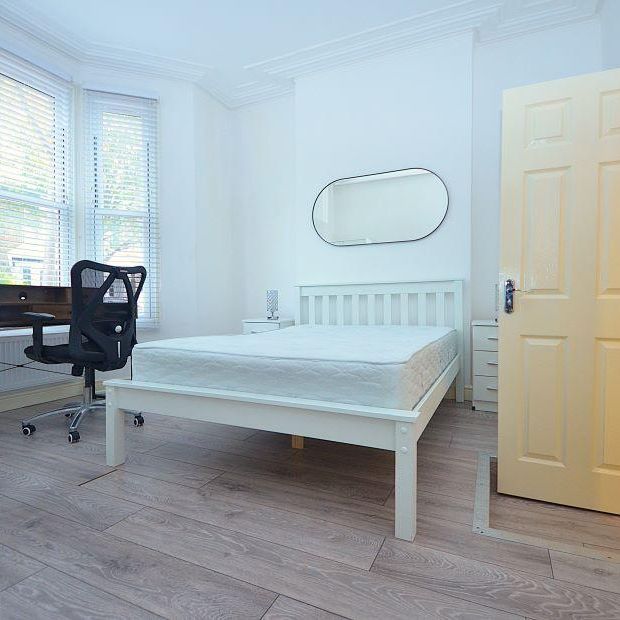 1 bedroom in a house share to rent - Photo 1