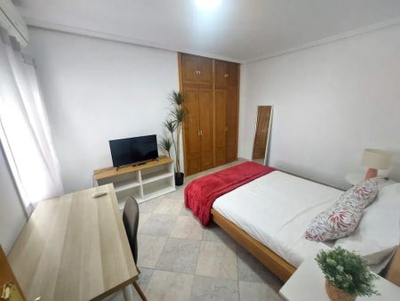 Calle Sanz Raso, Madrid, Community of Madrid 28038 - Photo 5