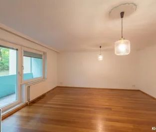 Ab 01.11.2026: Gut aufgeteilte 4-Zimmer-EG-Wohnung in der Jägerhausgasse mit Loggia - Photo 1