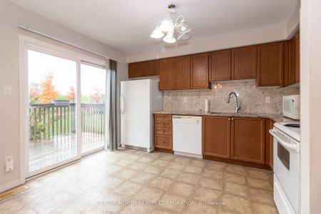 Detached Home For Lease | N8069546 - Photo 5