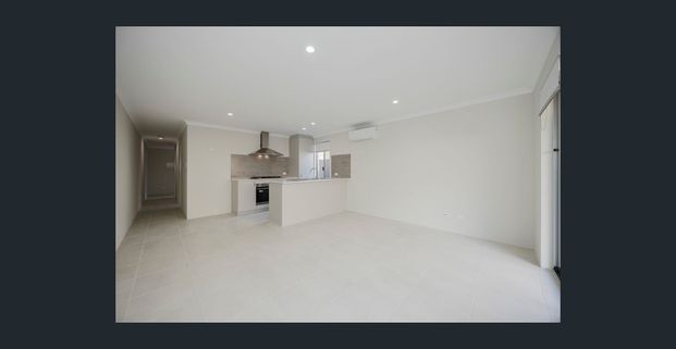 Modern Coastal Living – Perfect for Families or Dual Occupancy - Photo 1