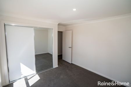 1/4 Edghill Place, Tolland, NSW 2650 - Photo 4