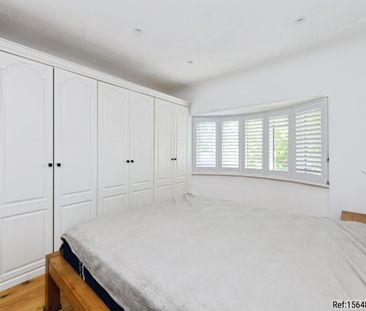 Detached in Colston Avenue , Carshalton, SM5 2NU - Photo 4