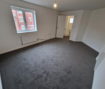 3 bedroom terraced house to rent - Photo 3