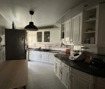 Room in a shared 1-bedroom apartment for rent in Cascais - Foto 2