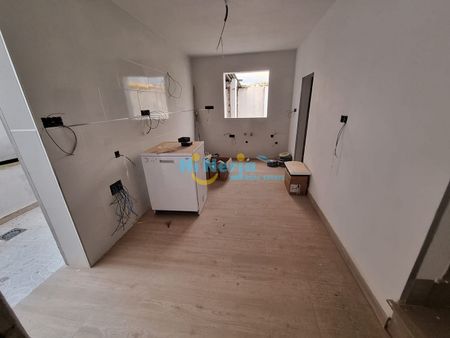 BRAND NEW RENOVATED TOWN HOUSE A STONE'S THROW FROM THE BEACH WITH 5 BEDROOMS, TERRACE AND PATIO - ALGARROBO COSTA, Long Term Rental - Photo 4