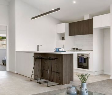 Executive Waterfront Townhouse - Photo 2